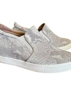Caslon Suede Wedge Sneakers in Grey Snake Print Size 7.5